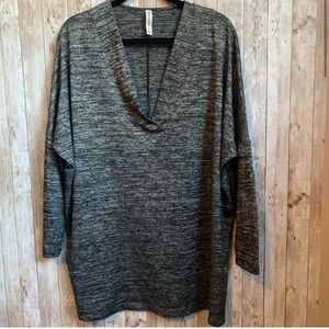 🖤3 for $20🖤 Gray Oversized V-Neck Tunic Sweater